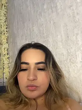 Antonella_Julieta webcam