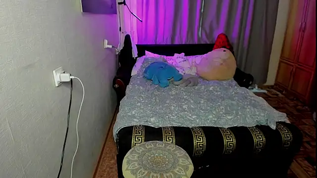 monica__elder webcam
