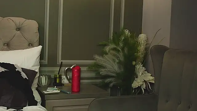 AylaFrost webcam