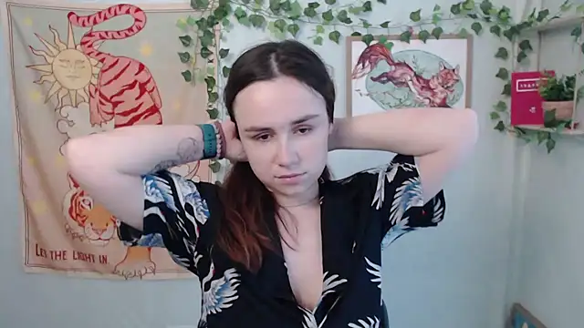VeryVeryVeryShy_ live cam on StripChat