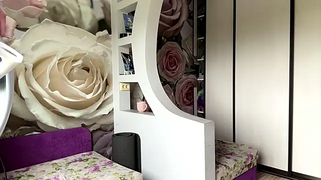 ScarlettRosy live cam on StripChat