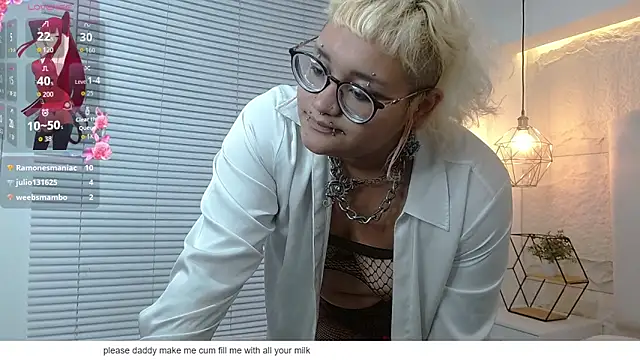 Echypyon_ live cam on StripChat
