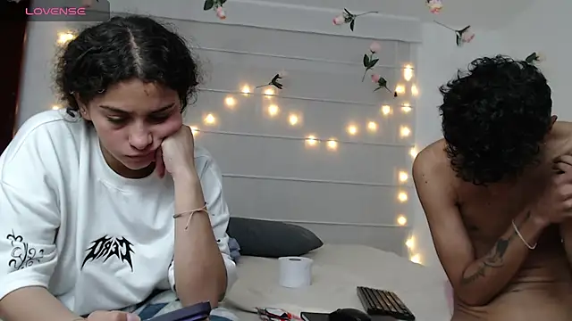 Sarabubbie live cam on StripChat