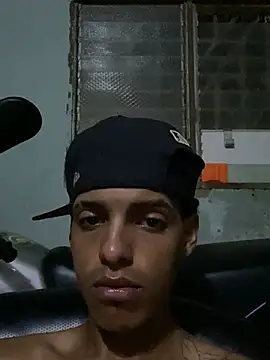 Aleexxx_2005 webcam