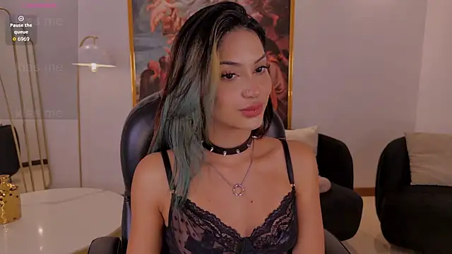 KayraLanne webcam