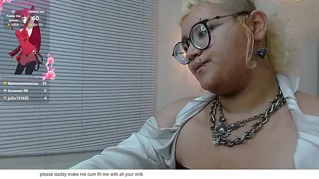 echypyon_ (F teen) - play with dildo