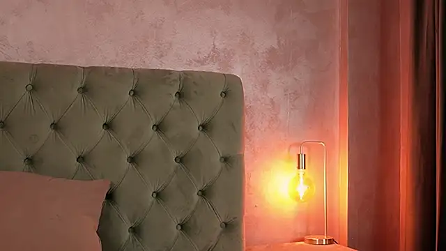 LucyWilow webcam