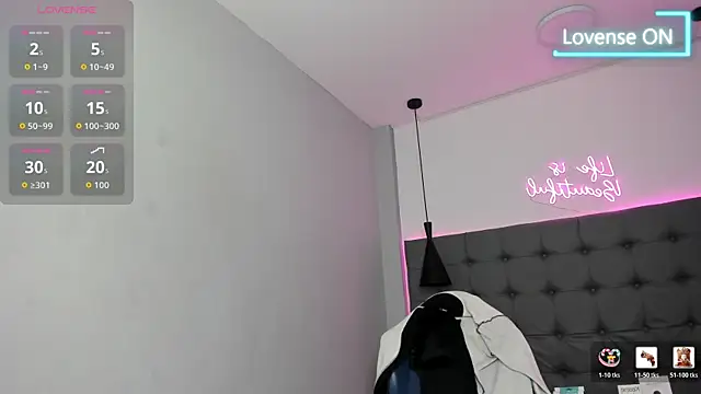 scarletcherry18 webcam