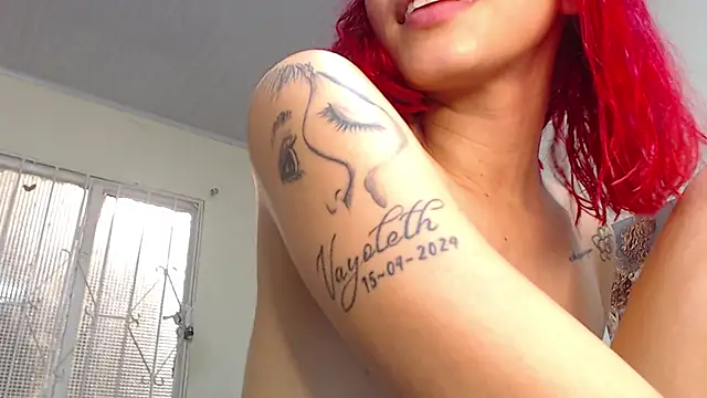 dulce_petite69 webcam