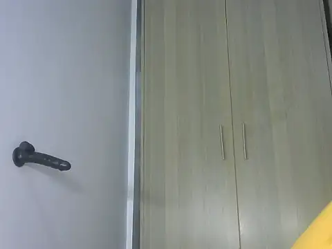 petite_lexiiivv webcam