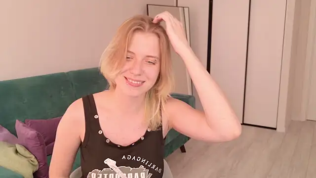 Viki_Charm webcam