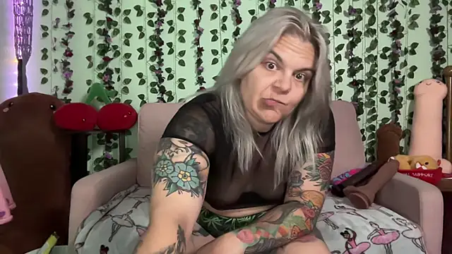 CherryBombBomb webcam