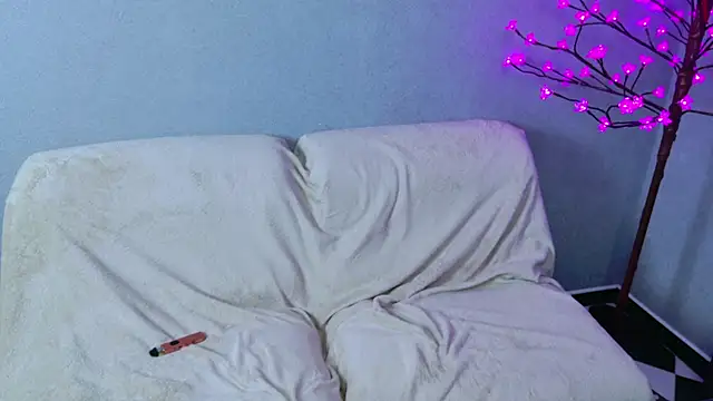 CleoBloom_ webcam