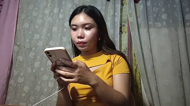 regenakhanponaphan - RegenaKhanponaphan's free webcam - UK Sex Cams