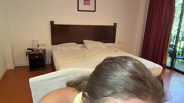 kamila_18_french webcam