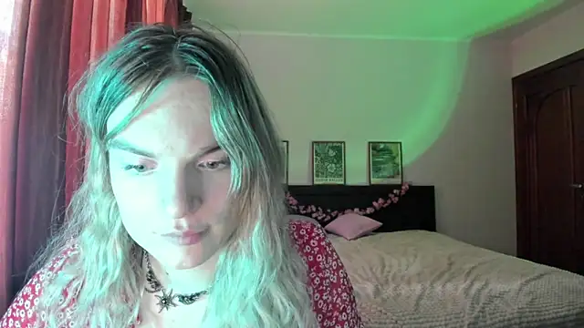 milliKira006 webcam