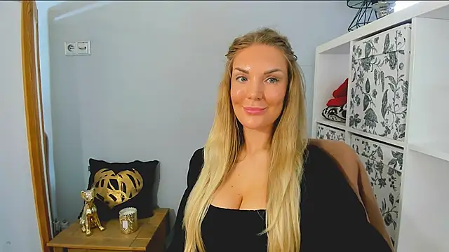 AulloraHoney webcam