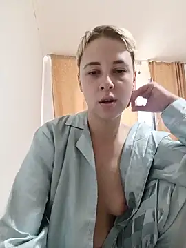 Gussie_Bridie webcam