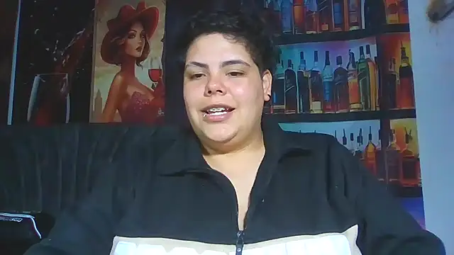 Hailey_Curvy webcam