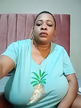 BUSTYQUEEN56_ webcam