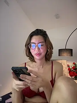 Ivysnow Live Webcam on Stripchat