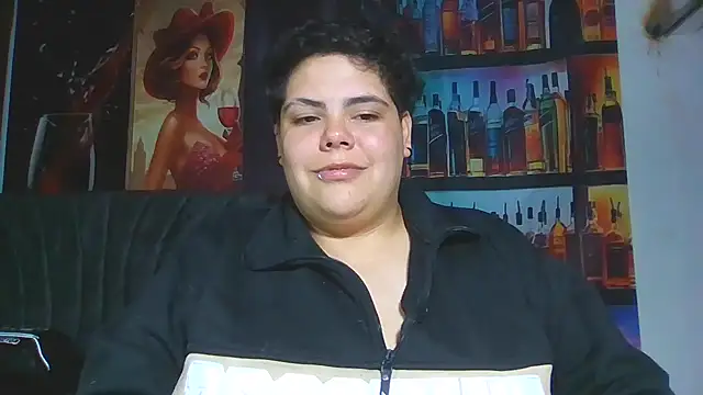 Hailey_Curvy webcam