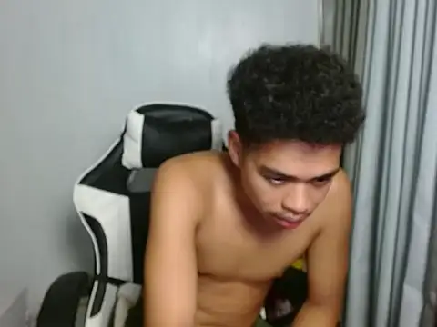 curlyasian_njxx webcam