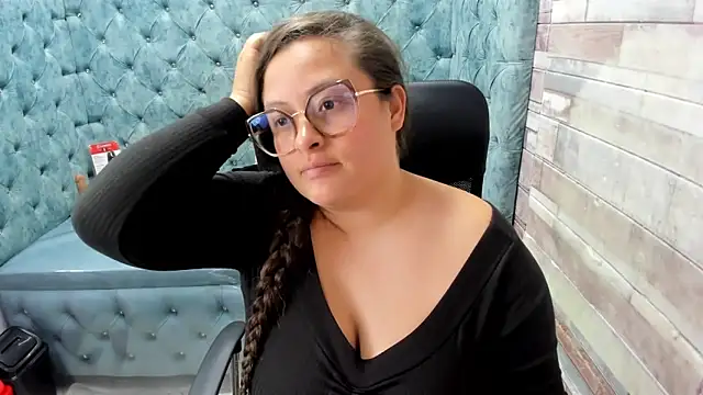 Sarah_Boobs_ live cam on StripChat