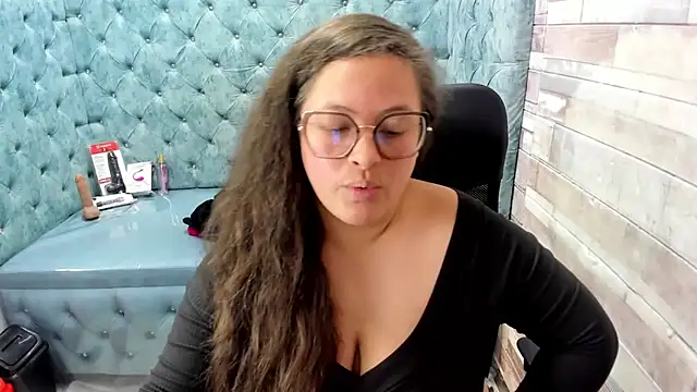 Sarah_Boobs_ live cam on StripChat
