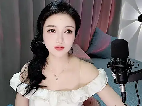 Momo-Wow webcam