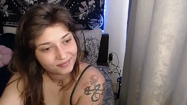 AlienforTwenty webcam