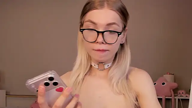 Blondy_Fina webcam