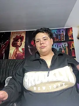 Hailey_Curvy webcam
