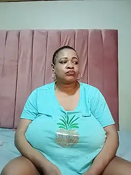 BUSTYQUEEN56_ webcam