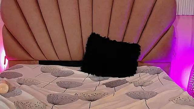 Kyomi_Hunt webcam