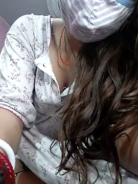 HotyNishakaur webcam
