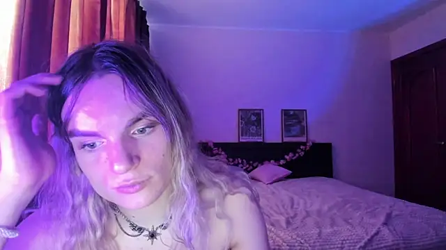 milliKira006 webcam