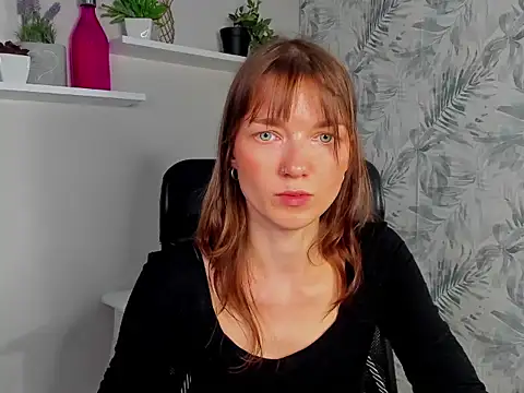 KiraBliss28 webcam