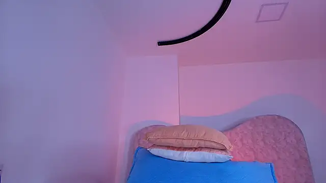 naomi_kyse webcam