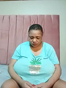 BUSTYQUEEN56_ webcam