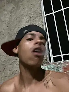 Aleexxx_2005 webcam