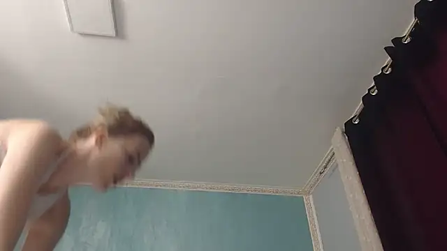 LaraLanee webcam