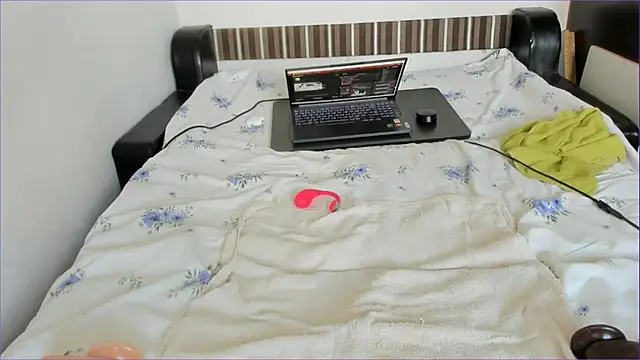 sweet-tinqerbell webcam