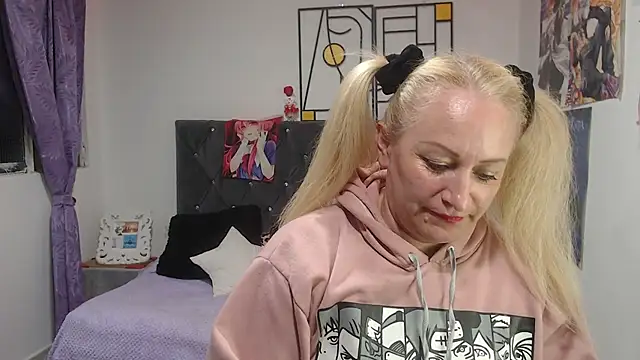 emperabigbootybigass live cam on StripChat