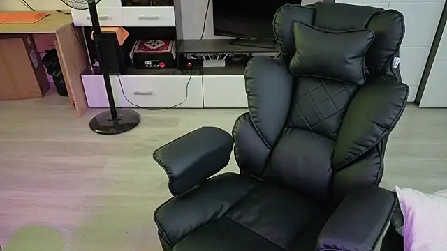 angryzan webcam