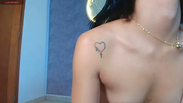 shanell-hott webcam