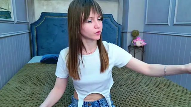 Kara_Kirby webcam
