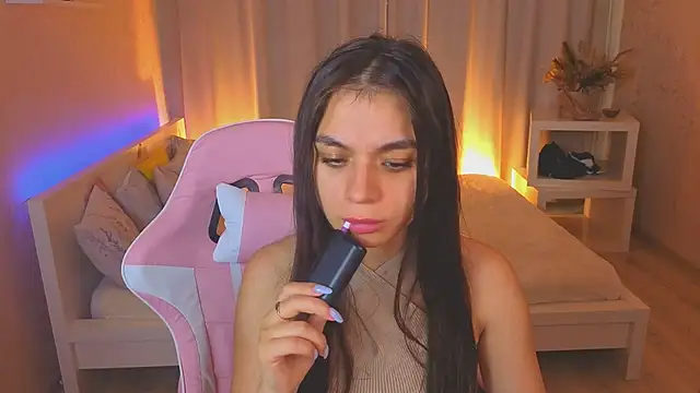 Kim_Bless webcam