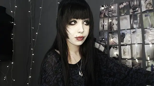 lucy8bit webcam