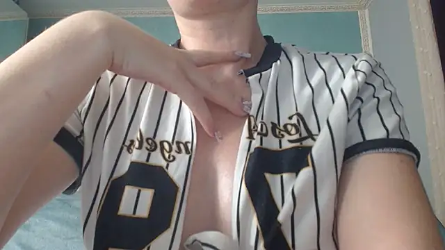 LaraLanee webcam